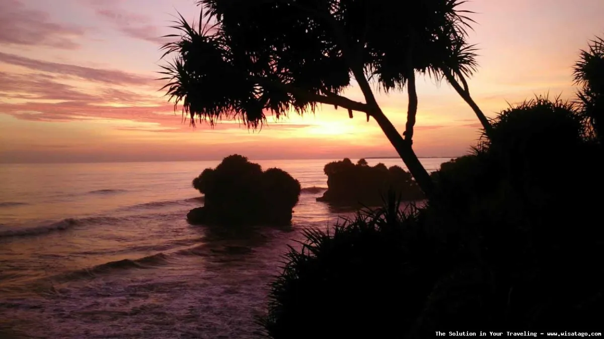 Pantai Karang Hawu, keindahan alam Sukabumi