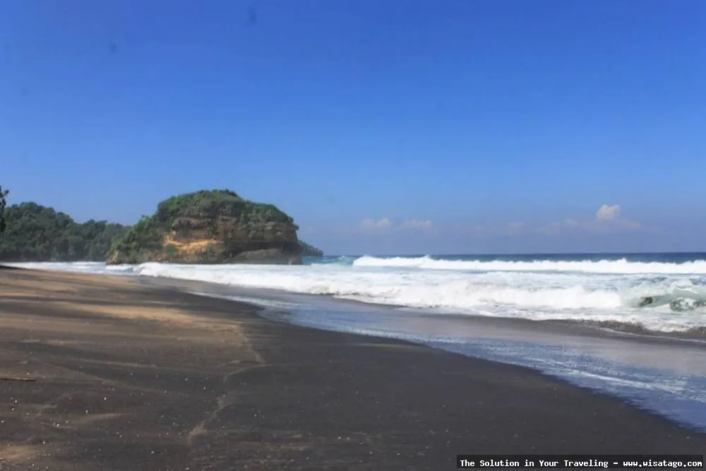 Pantai Kondang Iwak, pesona alam.