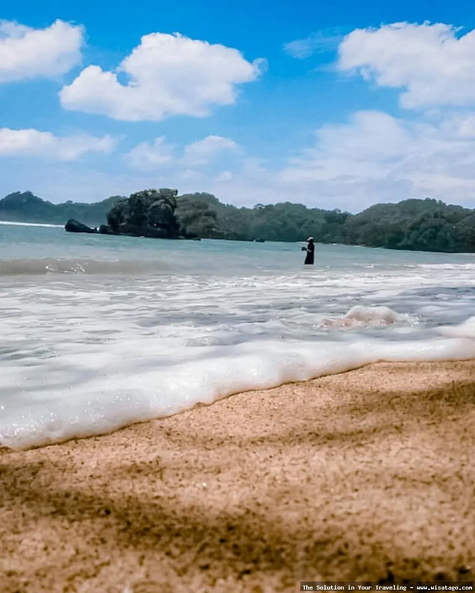 Pantai Kondang Merak yang indah mempesona