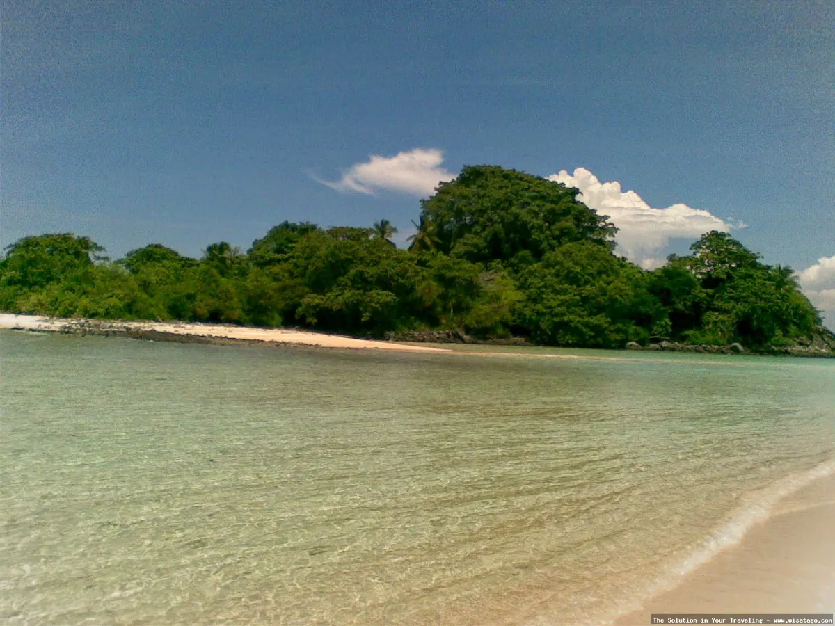 Pantai Kusik: pesona alam memukau