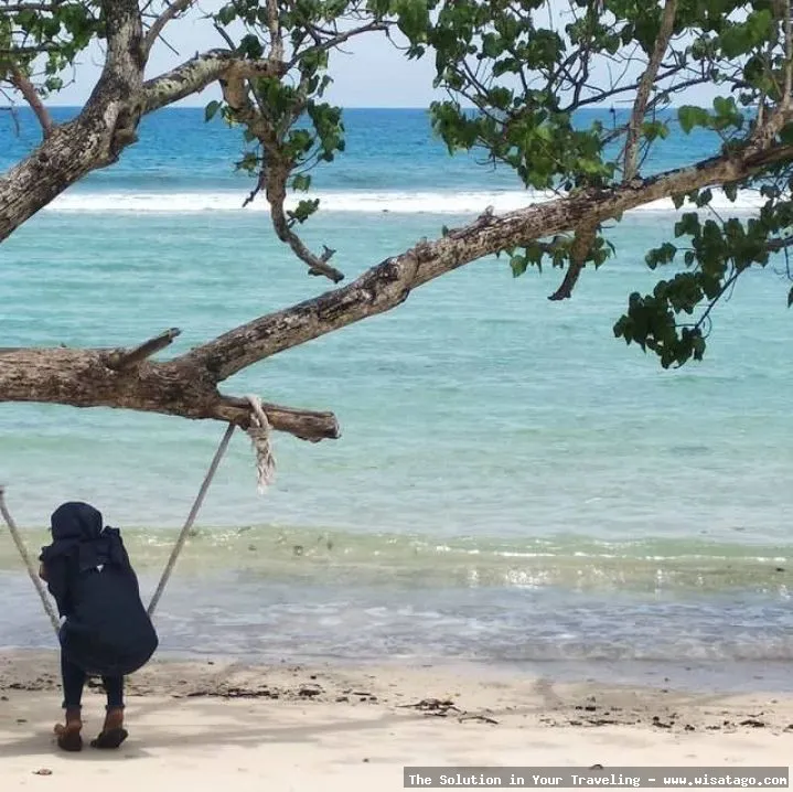 Pantai Lhok Mee yang mempesona