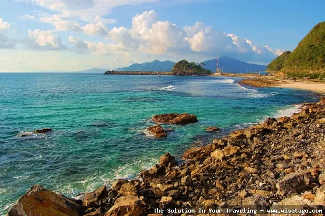 Pantai Lhoknga: pesona alam memukau