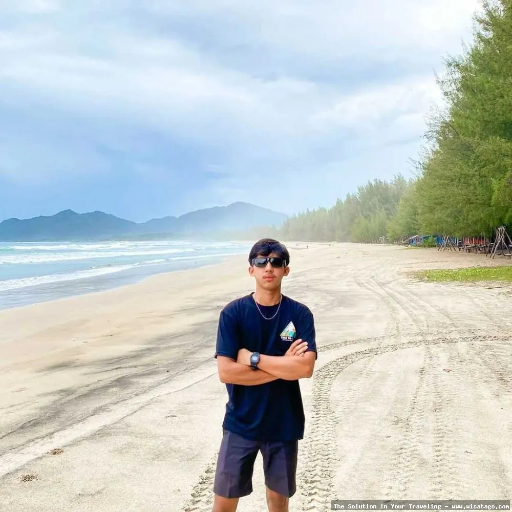 Pantai Lhoknga, pemandangan indah memukau.