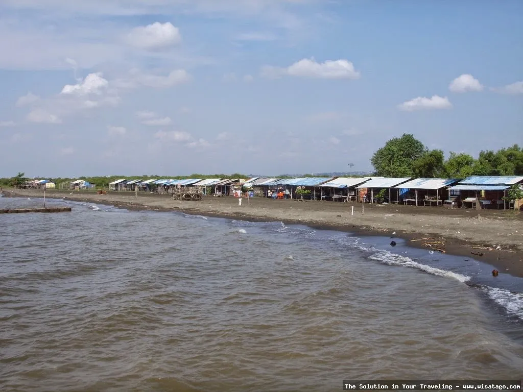 Pantai Maron, pesona alam memukau