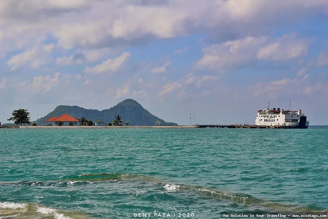 Pantai Mayangkara, keindahan alam memukau