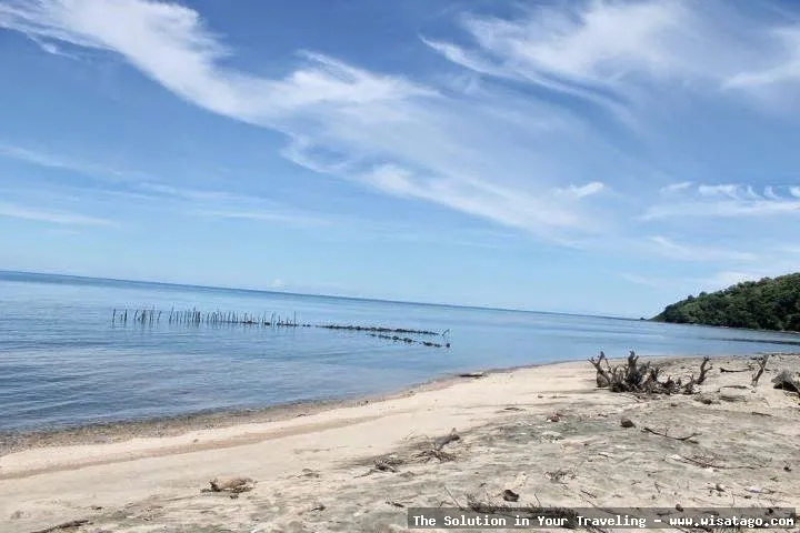 Pantai Mayangkara: keindahan pantai selatan