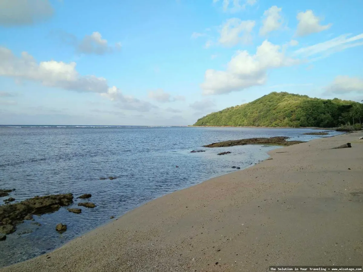 Pantai Mayangkara, keindahan alam memukau
