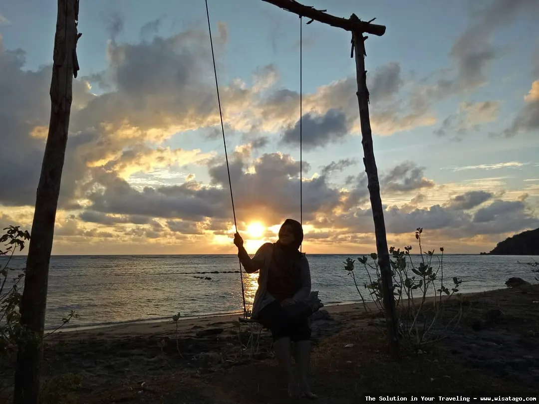 Pantai Mayangkara: keindahan alami memukau