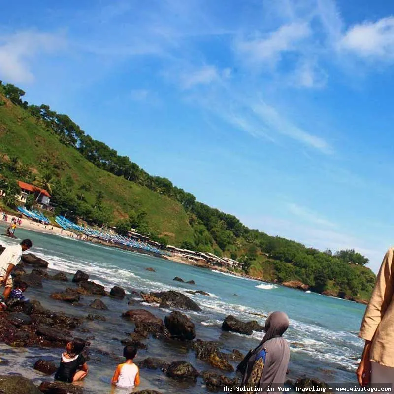 Pantai Menganti di Kebumen yang indah