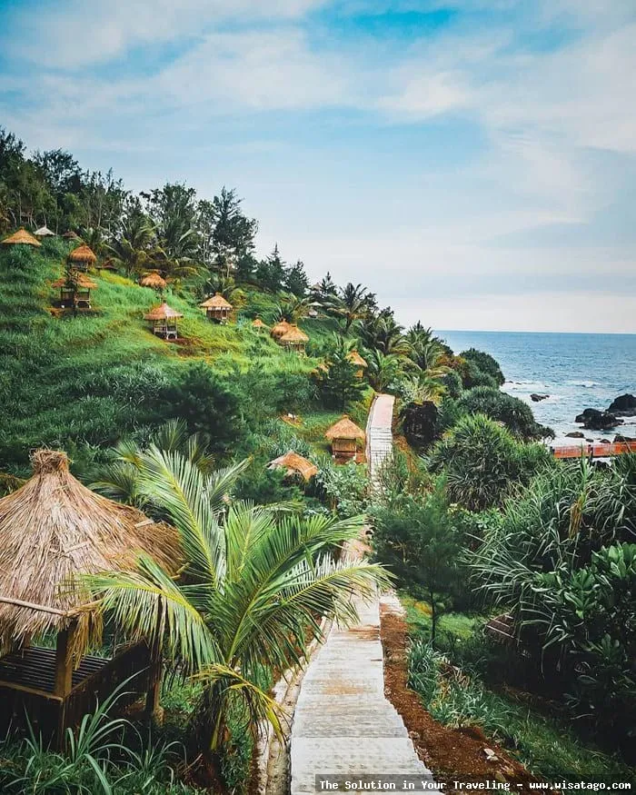Pantai Menganti di Kebumen, indah mempesona