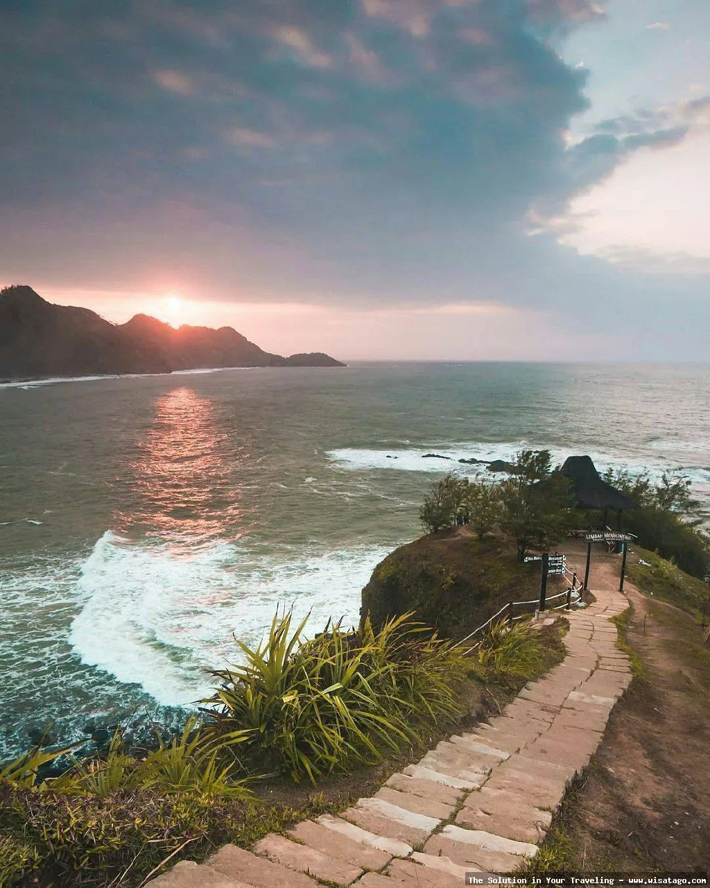 Pantai Menganti di Kebumen yang indah