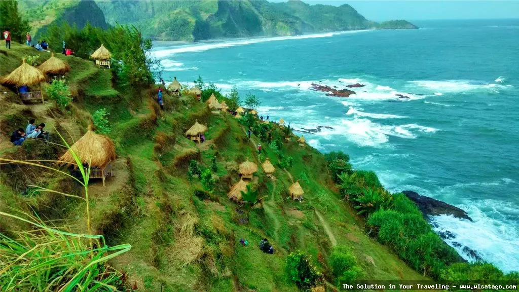 Pantai Menganti di Kebumen yang indah.