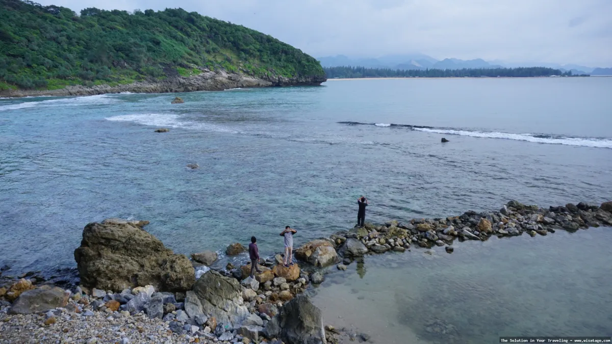 Pantai Momong, keindahan alam tersembunyi
