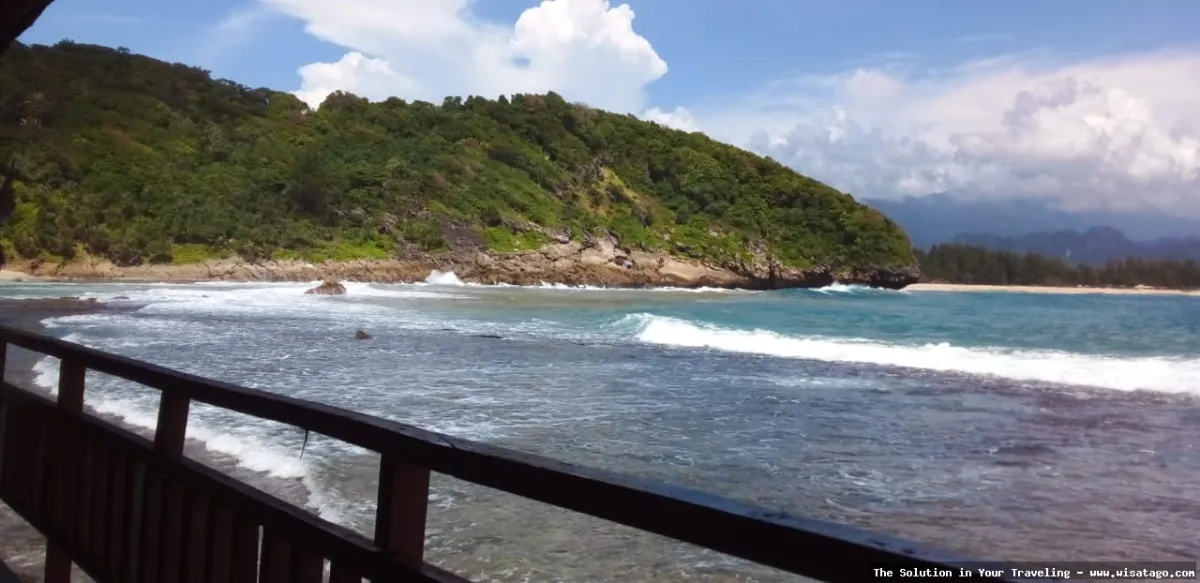 Pantai Momong, pesona alam tersembunyi