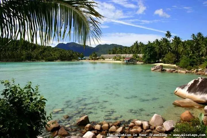 Pantai Momong, pesona alam tersembunyi