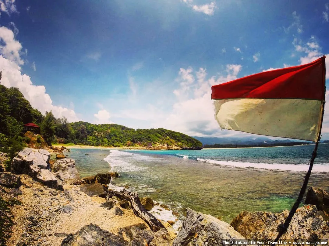 Pantai Momong, keindahan tersembunyi Bintan
