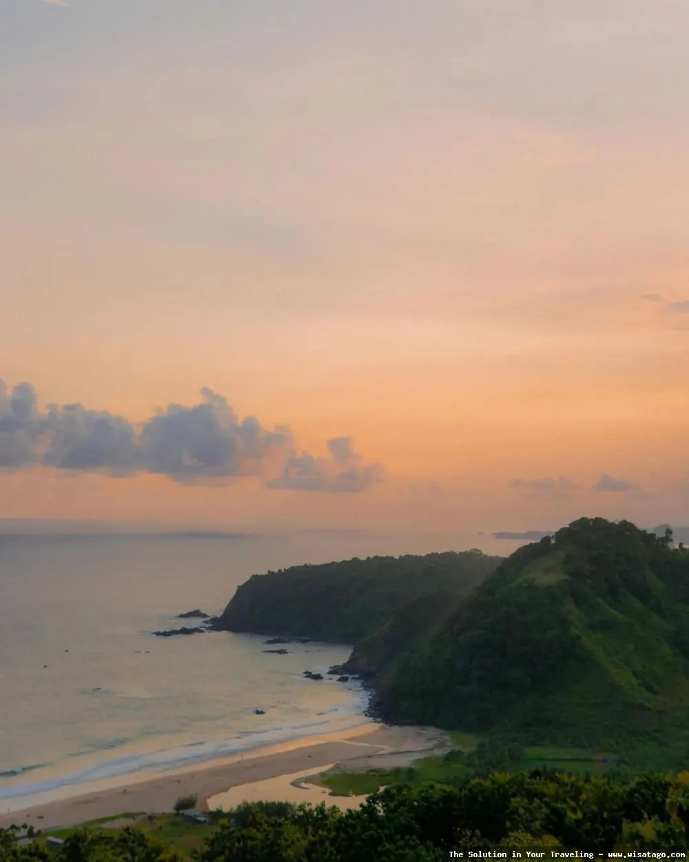 Pantai Mondangan, pemandangan pantai eksotis