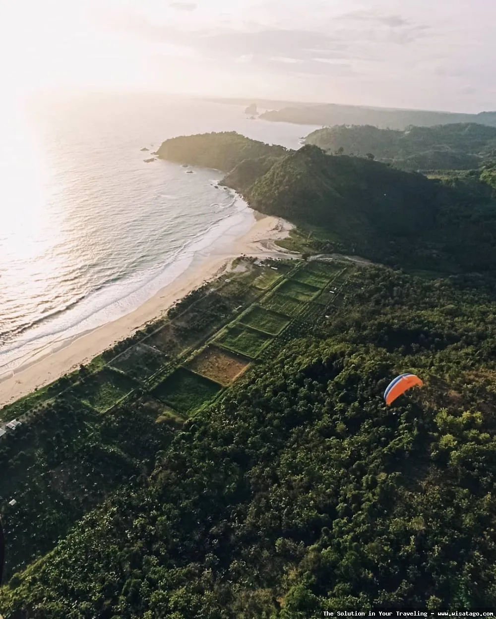 Pantai Mondangan, keindahan pesisir menawan