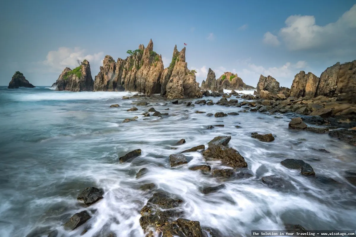 Pantai Mutun: Tips, Harga Tiket, Kuliner, Lokasi, Fasilitas dan Spot Pantai Mutun: Tips, Harga Tiket, Kuliner, Lokasi, Fasilitas dan Spot