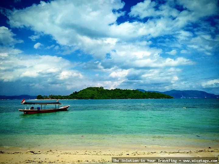 Pantai Mutun, pesona bahari Lampung.