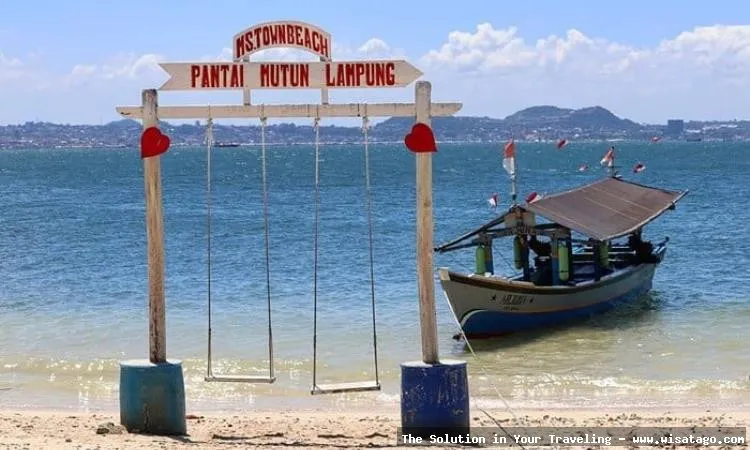 Pantai Mutun, pasir putih yang indah