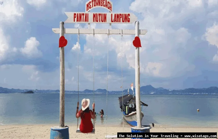 Pantai Mutun, pasir putih mempesona