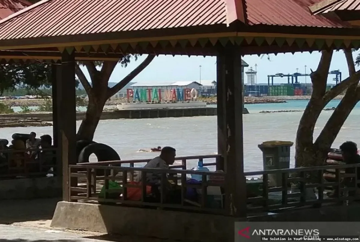 Pantai Nambo, keindahan alam tersembunyi