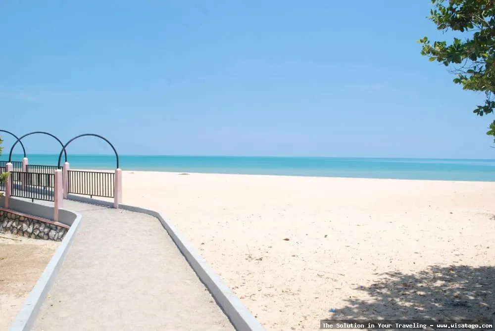 Pantai Nepa, pasir putih menawan.