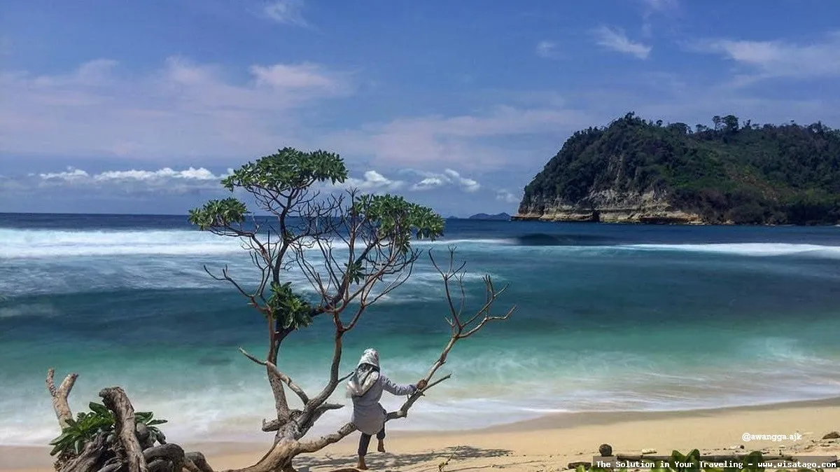 Pantai Ngalur, keindahan pantai selatan