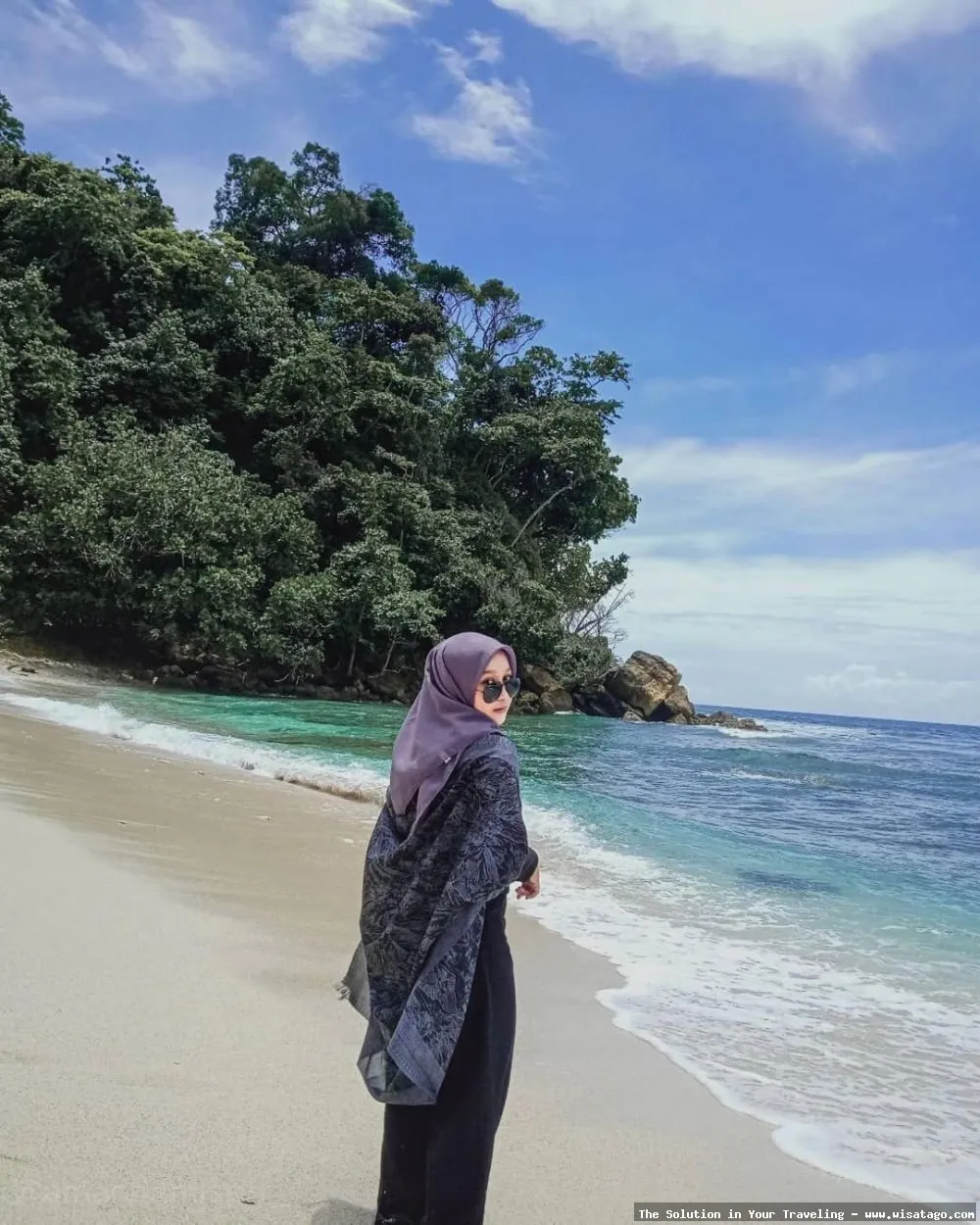Pantai Ngalur, keindahan tersembunyi Malang.