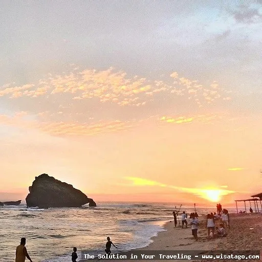 Pantai Ngandong, pasir putih menawan