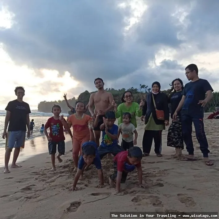 Pantai Ngantep, keindahan pesisir Malang