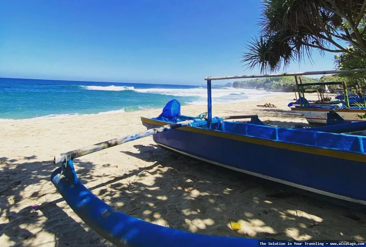 Pantai Ngantep Malang, pesona alami.