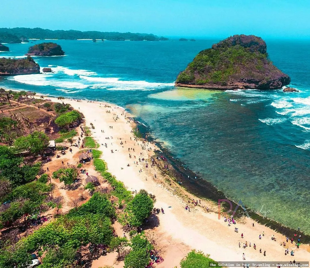 Pantai Ngantep Malang, pesona alami.