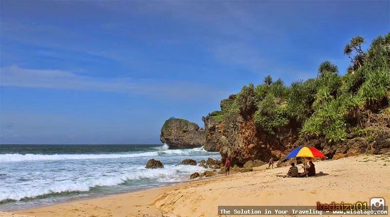 Pantai Ngeden: pesona pantai selatan