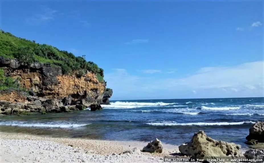 Pantai Ngeden, pesona pantai selatan.
