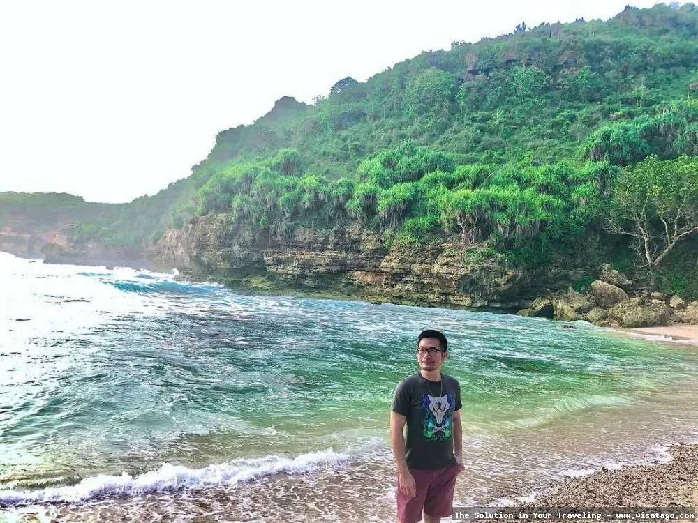 Pantai Ngetun, pasir putih menawan