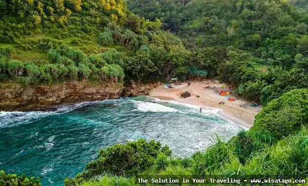 Pantai Ngetun, pasir putih menawan