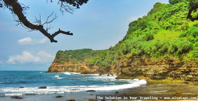 Pantai Ngetun, pasir putih menawan