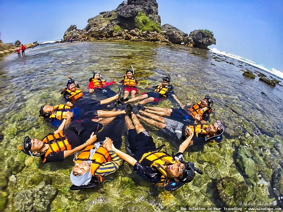 Pantai Nglambor, snorkeling yang mempesona