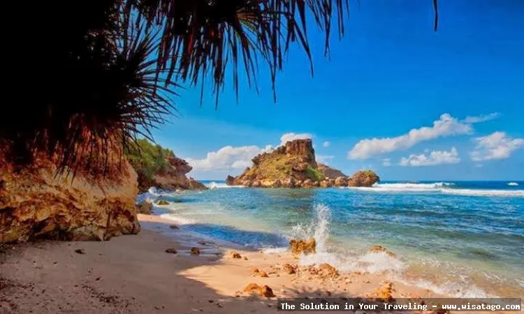 Pantai Nglambor, surga snorkeling tersembunyi