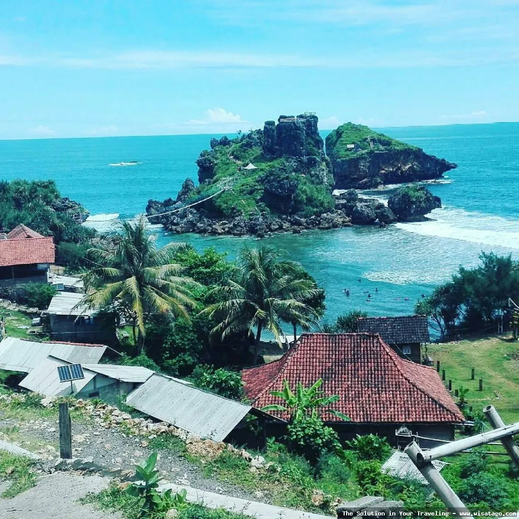 Pantai Nglambor GunungKidul yang menawan.