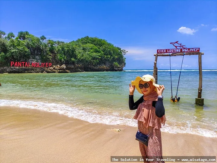 Pantai Ngliyep Malang yang mempesona