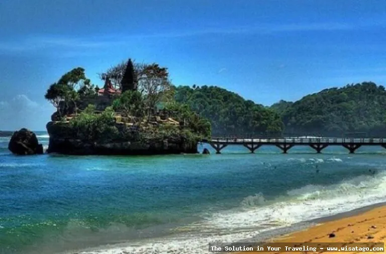 Pantai Ngliyep Malang mempesona saat senja