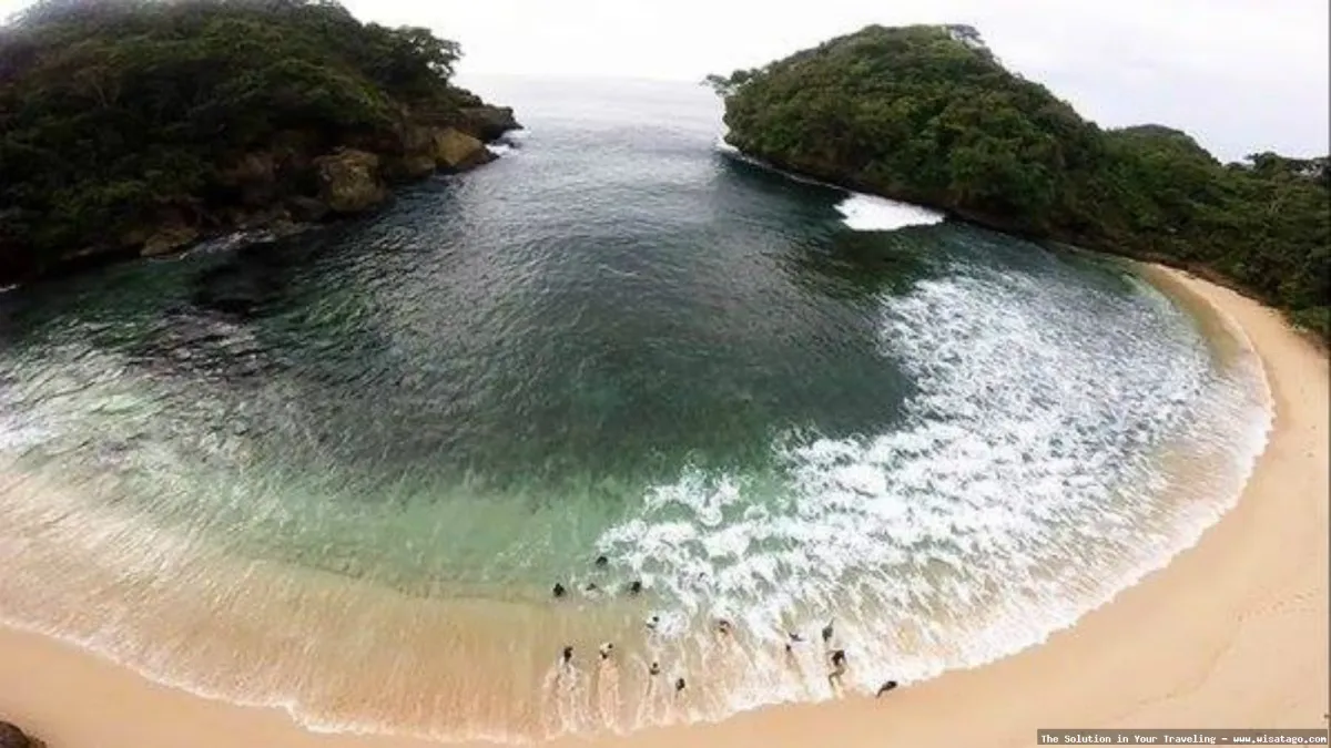 Pantai Nglurung, keindahan pantai selatan