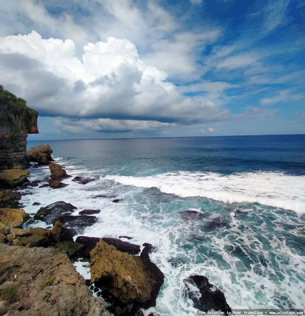Pantai Ngobaran, pesona pantai selatan.