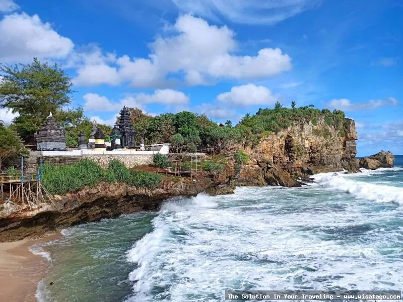 Pantai Ngobaran, pesona pantai selatan.