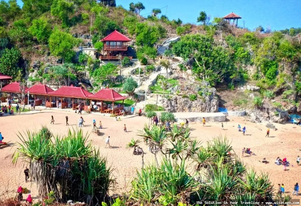 Pantai Ngrawe, pemandangan indah memukau