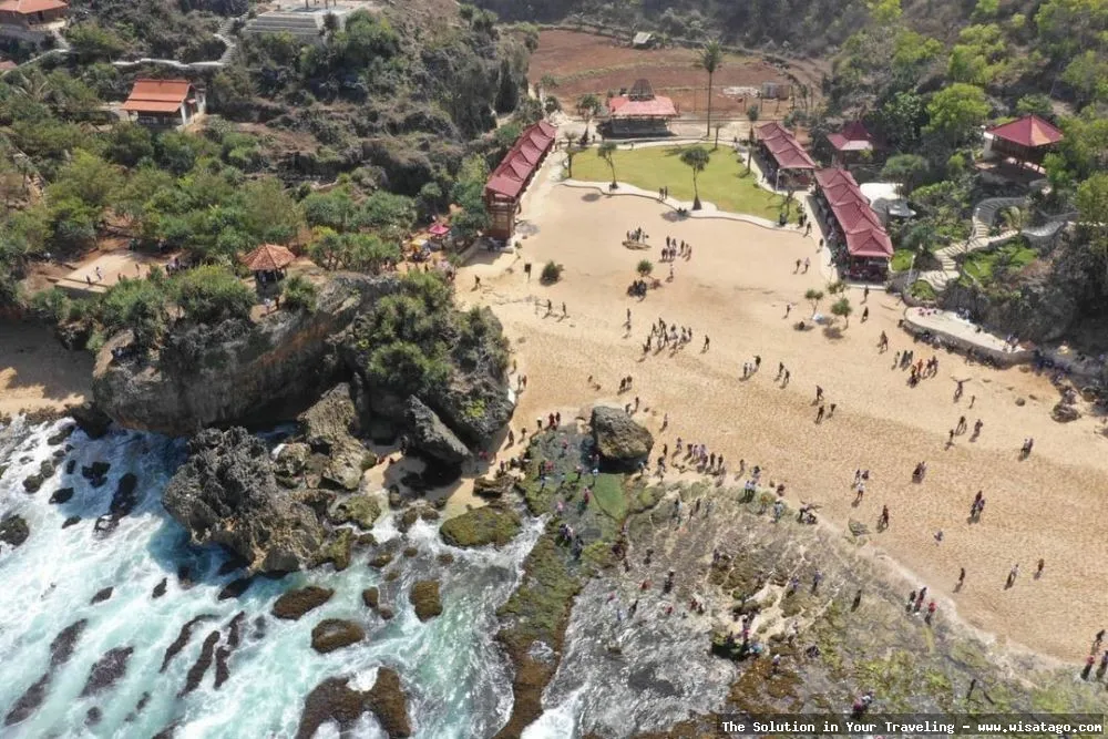Pantai Ngrawe, keindahan tersembunyi Jogja