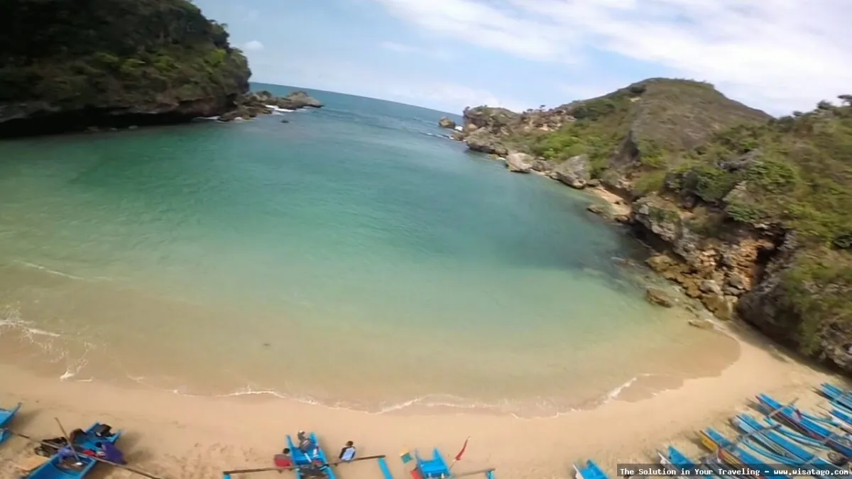 Pantai Ngrenehan, keindahan laut selatan